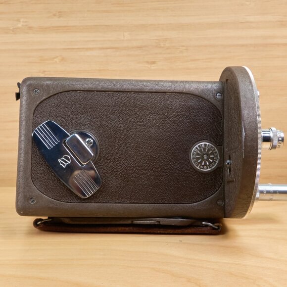 Vintage 50s Bell & Howell Auto Master 200-TA 16 mm Movie Camera, Made in USA - Picture 12 of 15